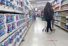 Cada vez son más los chilenos que visitan Mendoza para llevarse productos de primera necesidad. Foto: Archivo