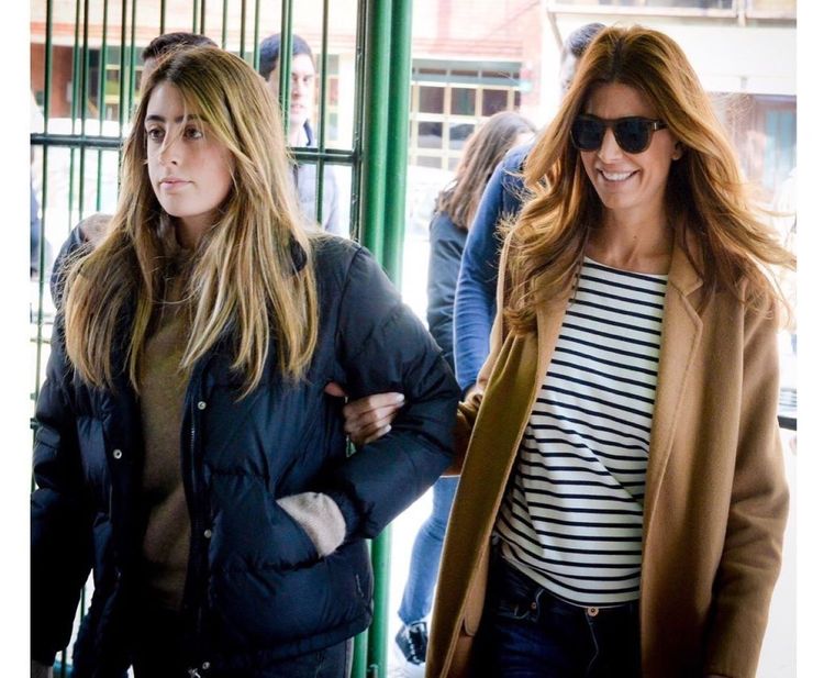 Juliana Awada apoya el uso de las camisetas rayadas. ¿Les gustan? Foto: Instagram