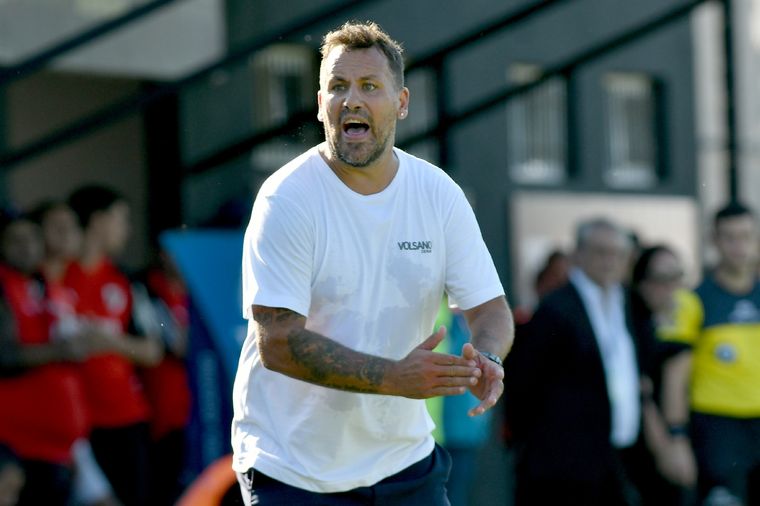 El DT comenzó con el pie izquierdo su segundo ciclo en el Malevo. Foto: Télam