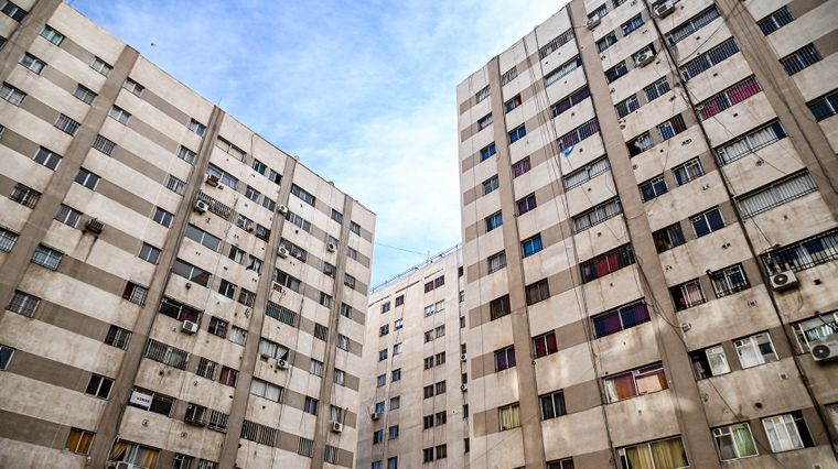Las torres tienen una estructura antisísmica y con la idea central de construir hacia arriba como parte del urbanismo moderno. Las torres tienen una estructura antisísmica y con la idea central de construir hacia arriba como parte del urbanismo moderno.