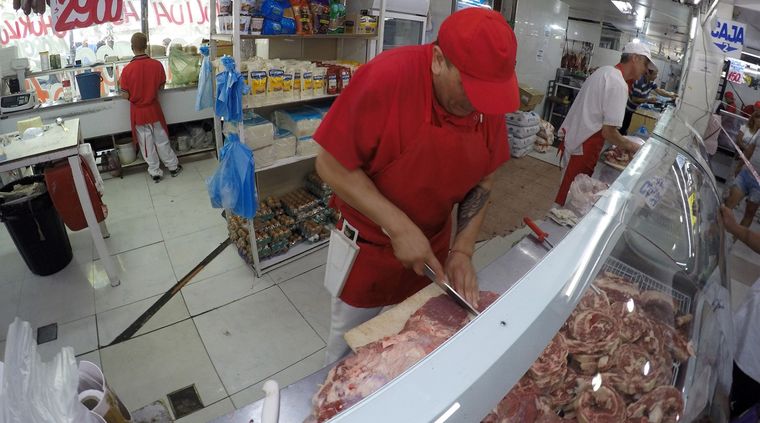 La carne fue el disparador de las dos cifras en la inflación de agosto. Foto: ALF PONCE MERCADO / MDZ