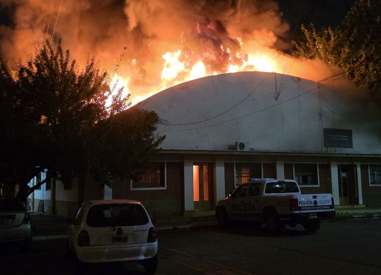 Imagen del impactante incendio registrado en el Ministerio de Seguridad Foto: Gentileza