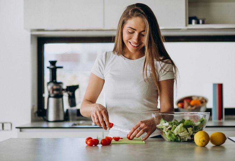 Cómo disfrutar del verano sin descuidar tu dieta Foto: Freepik