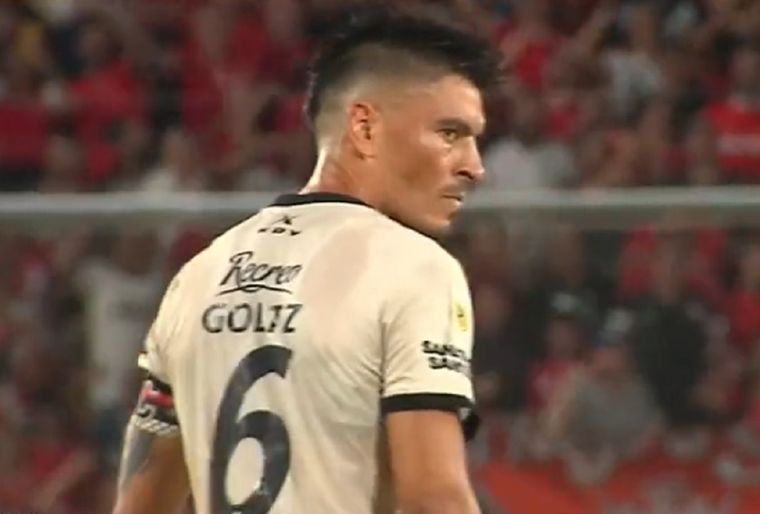 Goltz insultó con furia a Lamolina tras el insólito penal.