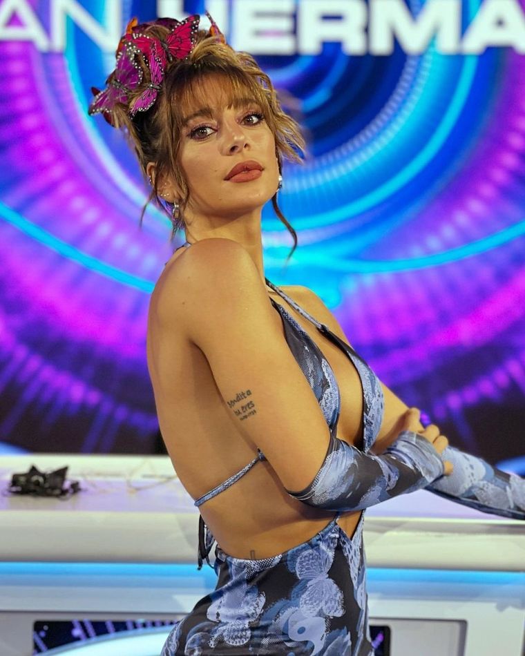 Sol Pérez muestra sus opciones de vestidos para un evento Foto: Instagram