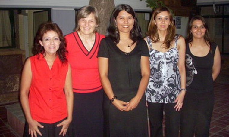 La mesa académica: Ana Castro, Cristina Isenrath, Alejandra Giménez, Claudia Lazo y Fernanda Juárez. Foto: MDZ