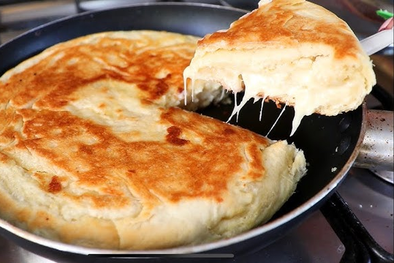 MDZol | Esta receta de pan de queso en sartén es tan fácil que se volverá tu favorita. Foto: Jennifer Salas Postres
