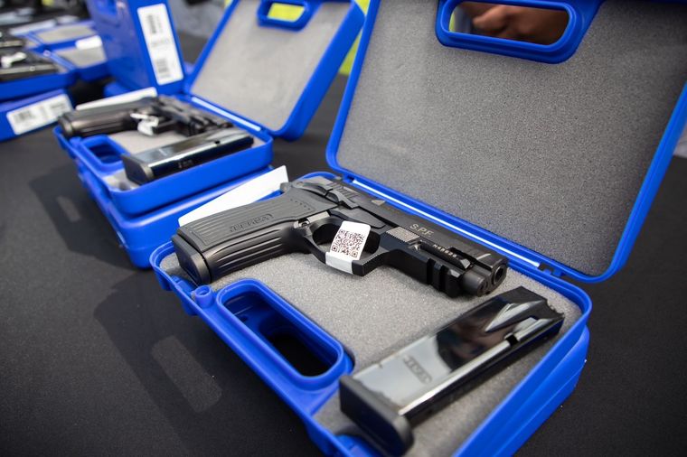 Las armas fueron adquiridas a la empresa BERSA, industria nacional