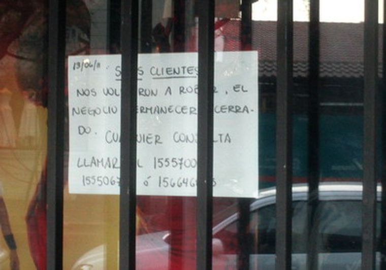 Los dueños piden disculpas por cerrar tras el robo. Foto: Leonardo Otamendi/MDZ