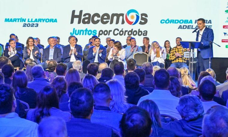 El schiarettismo le cambió el nombre de la alianza que impulsa al candidato a gobernador por el oficialismo Foto: Twitter @MartinLlayora