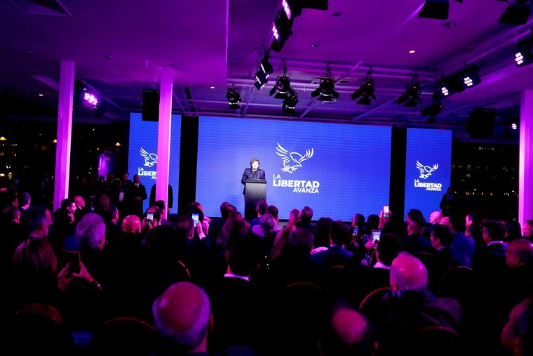 El evento estuvo destinado a recaudar fondos para la campaña electoral de La Libertad Avanza de cara a las elecciones de septiembre en la provincia de Buenos Aires y las nacionales de octubre. El evento estuvo destinado a recaudar fondos para la campaña electoral de La Libertad Avanza de cara a las elecciones de septiembre en la provincia de Buenos Aires y las nacionales de octubre.