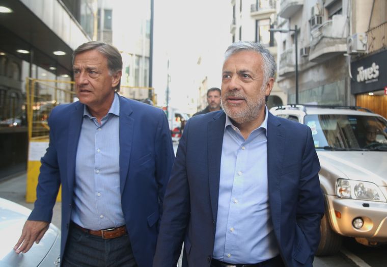 Rodolfo Suarez y Alfredo Cornejo viajaron a Buenos Aires este miércoles Foto: Noticias Argentinas