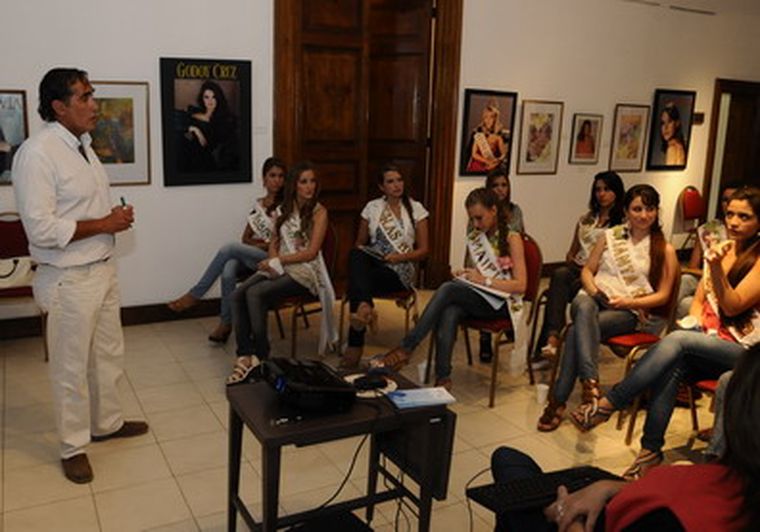 Todas las candidatas estuvieron presentes en la charla. Foto: Alf Ponce / MDZ