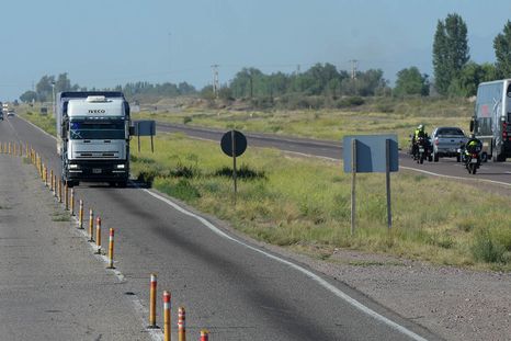La víctima intentó cruzar la Ruta 40 corriendo cuando fue impactada por un vehículo Foto: Imagen ilustrativa / Walter Moreno/Mdz