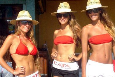 MDZol | Jésica, Valentina y Rocío, tres de las diosas que promocionaron las virtudes de Cata en Chile. Foto: Gentileza