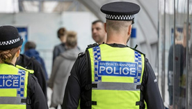 La Policía ya detuvo a los dos atacantes y confirmó que ambos son británicos. La Policía ya detuvo a los dos atacantes y confirmó que ambos son británicos.