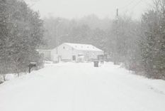 El duro invierno canadiense no parecer detener el flujo de personas que llegan por la carretera de Roxham. Foto: ELOISE ALANNA/ BBC
