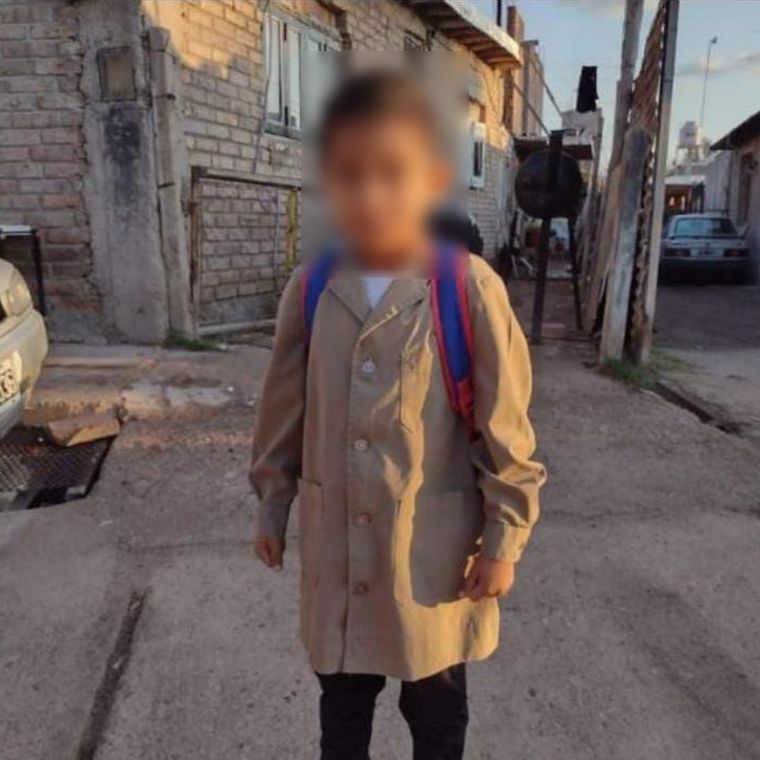 Dylan estaba jugando a la pelota y el agresor le disparó en el estómago