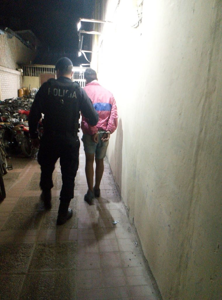 El hombre fue detenido luego de que un pitbull impidiera un robo