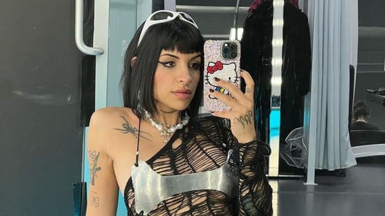 Foto: https://www.tvnotas.com.mx/espectaculos-mexico/cazzu-comparte-su-primer-selfie-embarazada-y-con-sexy-atuendo