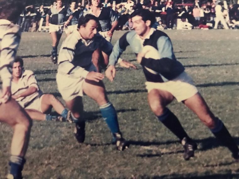 Con la pelota, Joaquín del Carril, en un partido contra el SIC. Foto: Gentileza. Foto: Gentileza Joaquín del Carril