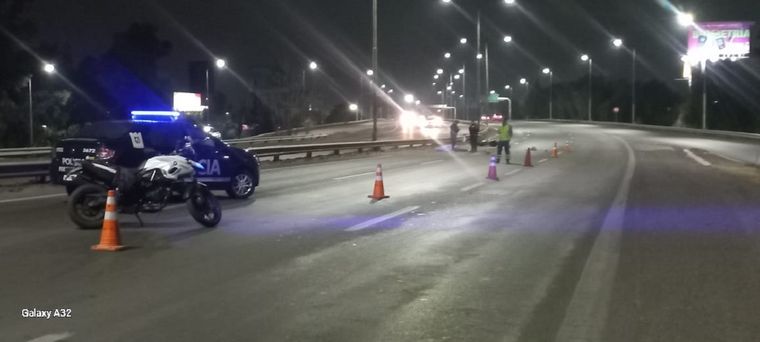 La Policía en el lugar del accidente Foto: Ministerio de Seguridad