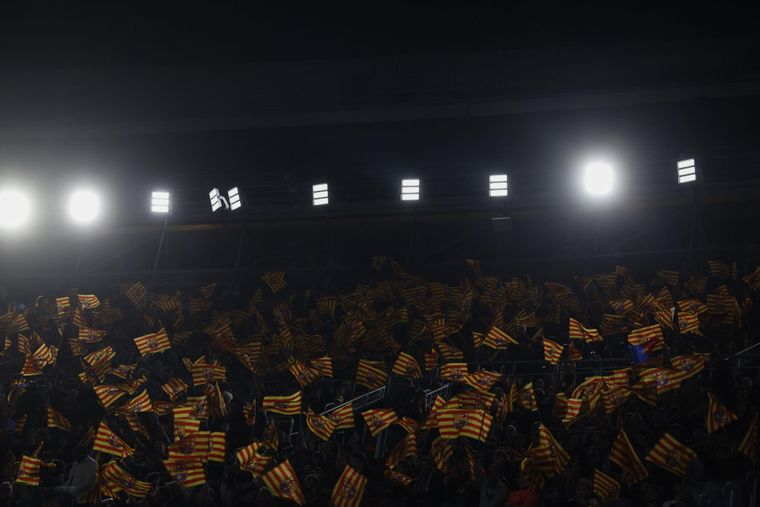 Cruce prometedor y a sala llena. Cruce prometedor y a sala llena.