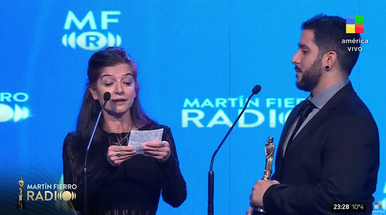 Premio para César Litvin. Créditos: Captura / AMÉRICA Premio para César Litvin. Créditos: Captura / AMÉRICA