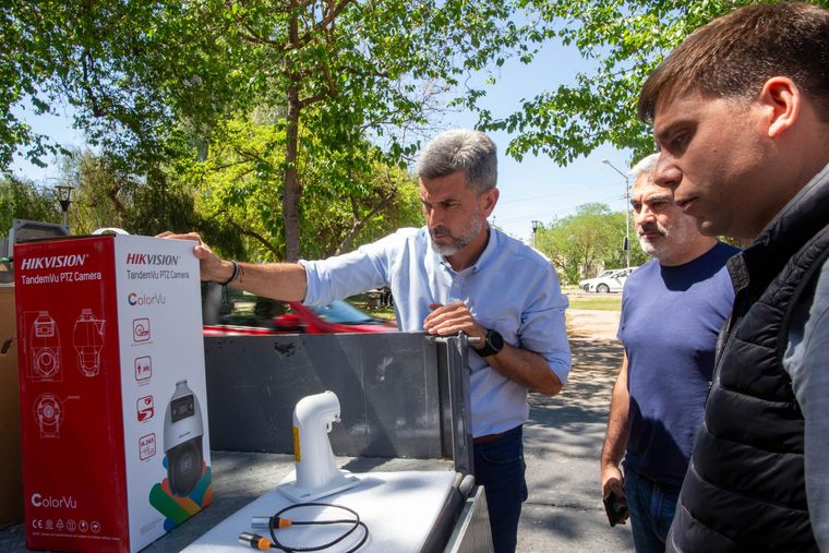 Ulpiano Suárez participó de la instalación de una de las cámaras.&nbsp;