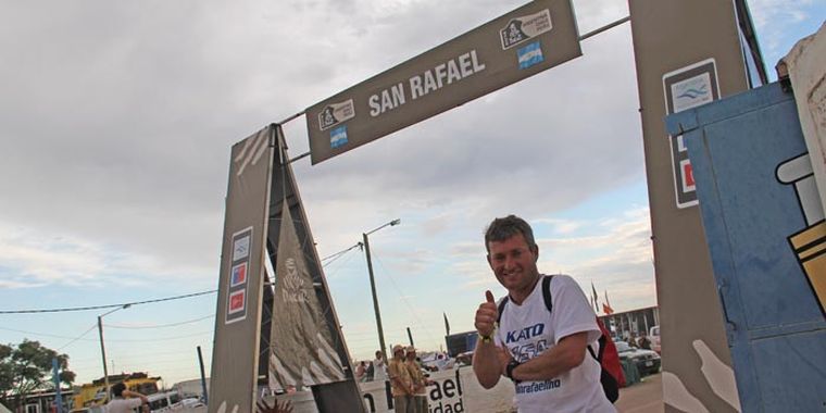 El Kato en la entrada del Bivouac Foto: Maggie Ojcius/Mediamza.com