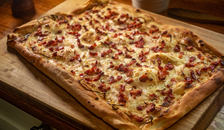 Saborea la tarte flambée: un festín de sabores y tradición Foto: RECIPE30
