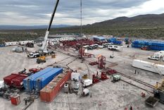 YPF se está desprendiendo de algunas áreas madura en la Cuenca Austral y busca enfocar sus recursos para ser un jugador World Class en shale a partir de su experiencia en Vaca Muerta.