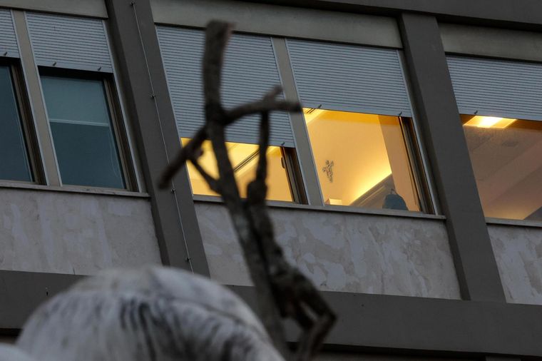 El Papa permanece internado en el Hospital Gemelli de Roma Foto: EFE
