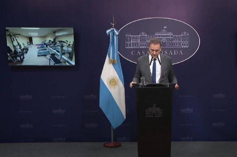 Adorni anunció el insólito hallazgo dentro de la ex AFIP. Foto: Captura Vocería Presidencial.