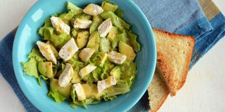 ensalada de patatas, pollo y aguacate Foto: cookpad