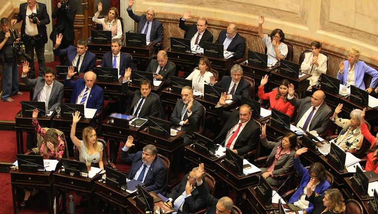 Los senadores de la Nación recibirán un nuevo aumento de sueldo Foto: NA