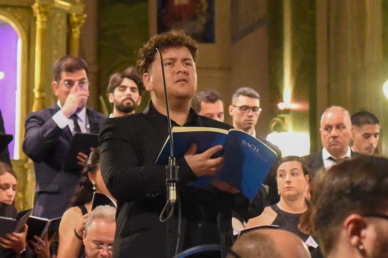 José Andrés Muñoz, Mezzosoprano. José Andrés Muñoz, Mezzosoprano.