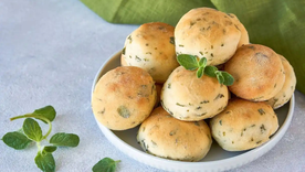 Pan con orégano crocante por fuera y suave por dentro Pan con orégano crocante por fuera y suave por dentro
