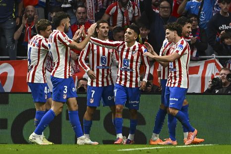 Con goles de Julián Álvarez y Thiago Almada, el Atlético de Madrid goleó 3-0 al Sevilla de Almeyda. Foto: EFE Con goles de Julián Álvarez y Thiago Almada, el Atlético de Madrid goleó 3-0 al Sevilla de Almeyda. Foto: EFE
