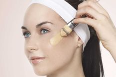 Las presentaciones de las bases en el mercado son distintas: si quieres fluida o en polvo ¡ambas se pueden logar de forma casera! Foto: Fuente. Maquilajerossa.com