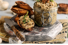Súper cremoso y aromático: receta de paté de champiñones irresistiblemente casero.