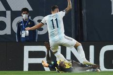 alfaro dijo que no hubo penal sobre ocampos y conmebol le respondio con este video