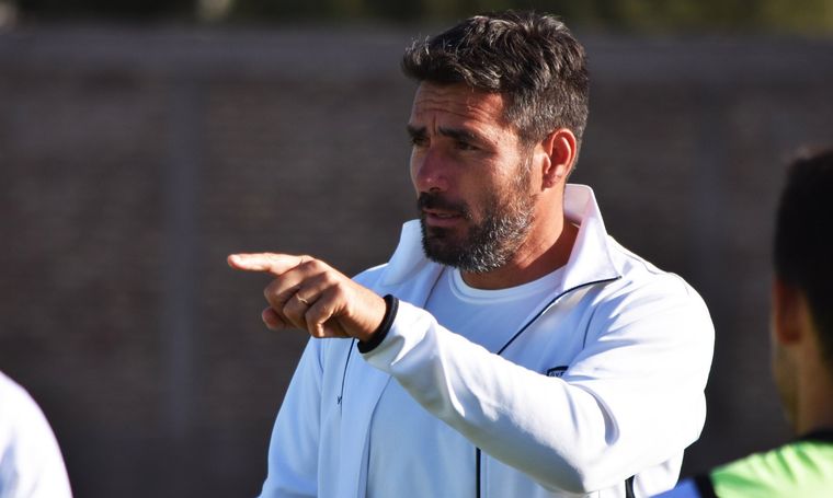 Diego Pozo, DT del Lobo. Foto: Prensa Gimnasia y Esgrima