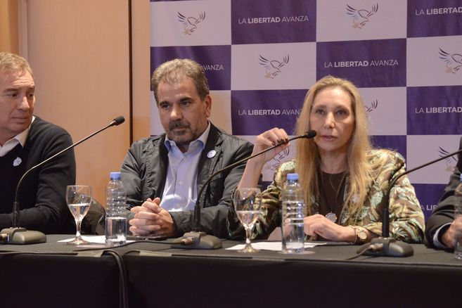 Cristian Ritondo y Karina Milei, tras formar la Alianza La Libertad Avanza.