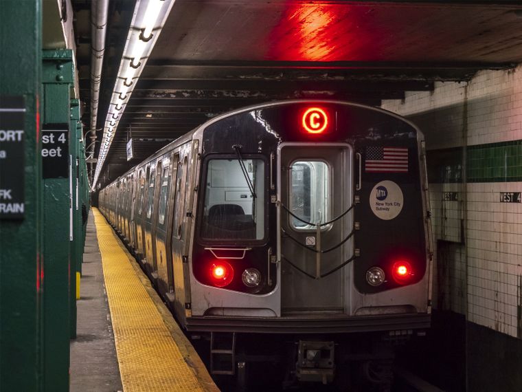 El metro de Nueva York fue escenario para un acto heroico.