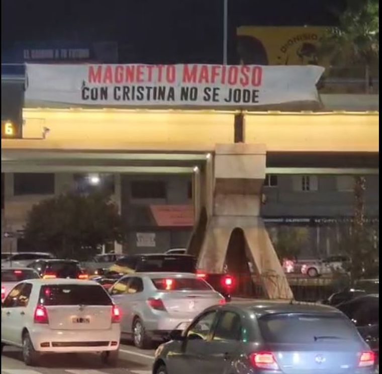 Mensaje en el Nudo Vial.JPG