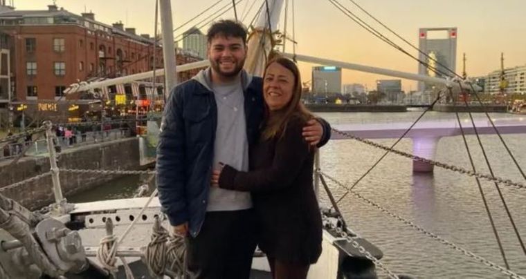 Lucas dos Anjos, de 22 años, se mudó a Paraguay. Foto: BBC News Brasil