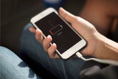 ¿Cómo hago para que la batería de mi celular dure más tiempo? Toma nota de los siguientes consejos para no desgastar la batería del móvil. Foto: Freepik