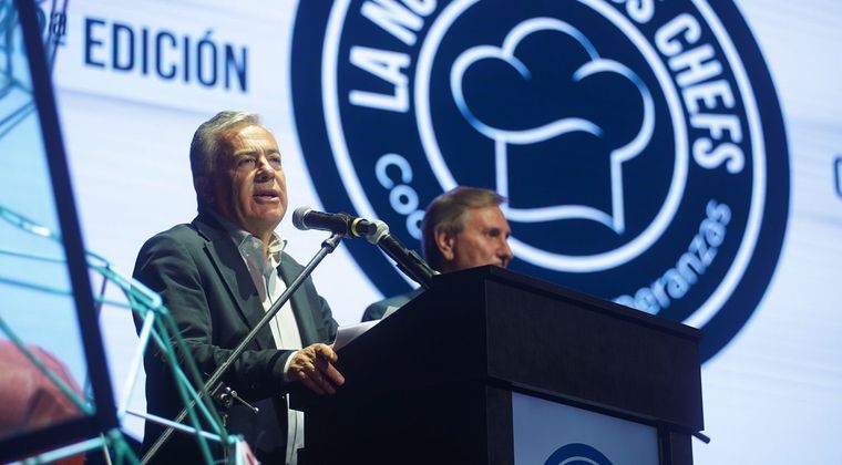 Cornejo dirigió unas palabras a los presentes. Cornejo dirigió unas palabras a los presentes.