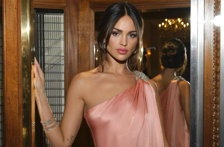 Eiza González sabe cómo llevarse todas las miradas con prendas estilosas. Foto: Instagram @eizagonzalez